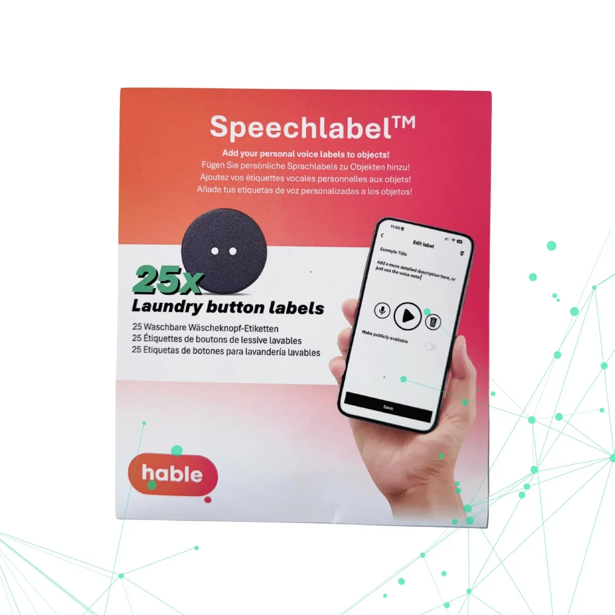 Die Speechlabel Wäscheknopf-Etiketten-Box mit der Aufschrift '25x laundry button labels' auf Englisch, Deutsch, Französisch und Spanisch, zeigt einen schwarzen Annähknopf und eine Hand, die ein Smartphone mit der geöffneten Speechlabel-App auf dem Etikettenaufnahme-Bildschirm hält.