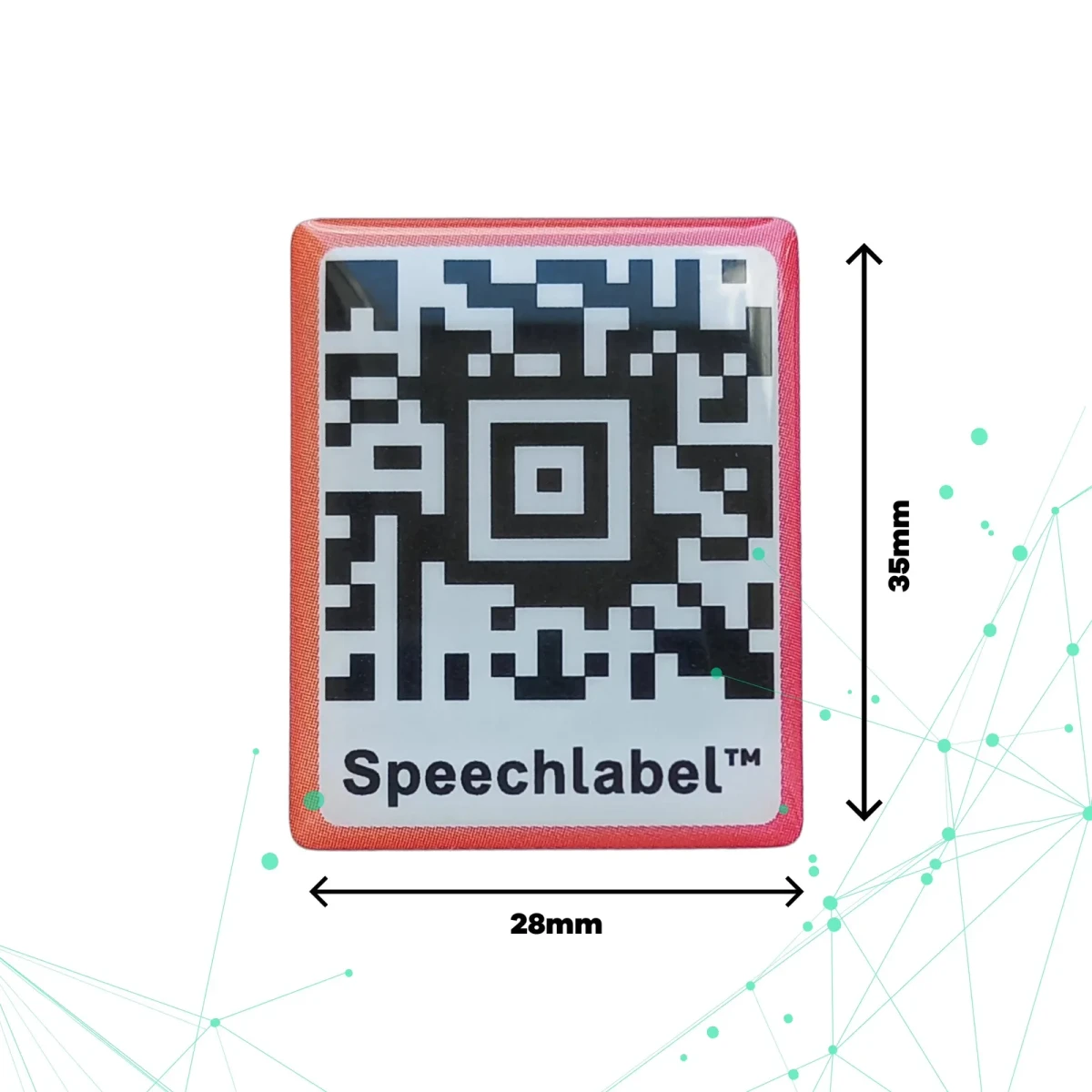 Ein einzelner dicker Speechlabel QR-Code-Aufkleber auf weißem Hintergrund, mit Maßpfeilen, die zeigen, dass er 28 mm breit und 35 mm hoch ist.