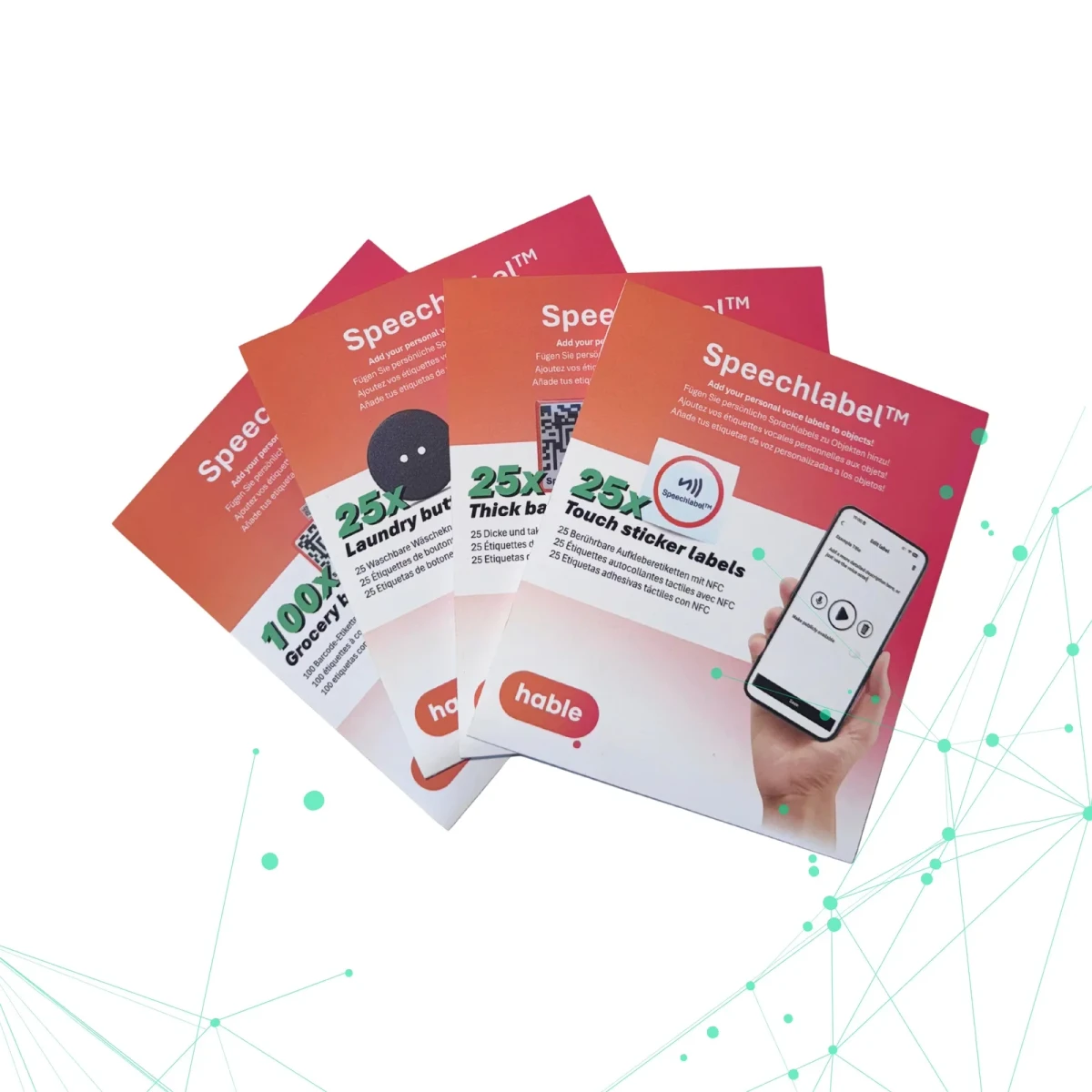 Die vier Speechlabel-Boxen aus dem Vorteilspack aufgefächert nebeneinander: 100 Barcode-Etiketten für Lebensmittel, 25 Wäscheknopf-Etiketten, 25 dicke Barcode-Etiketten und 25 Touch-Sticker-Etiketten.